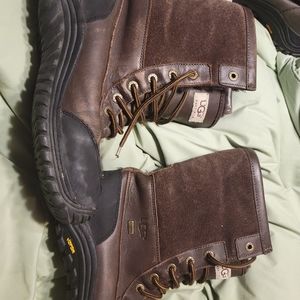 UGG ADIRONDACK size 8 Brown